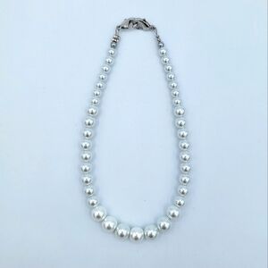Pearl Wristlet Strap with Silvertone Hardware NWOT #2179